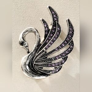❣️🪷 NWT Free People Crystal Swan Brooch In Silver, One Size